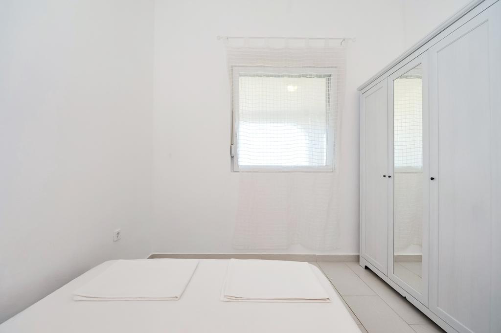 Apartmani Dragicevic Vir Exterior photo